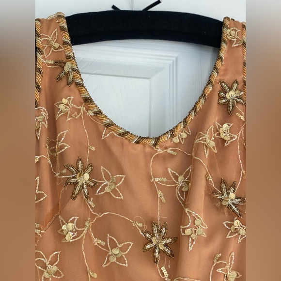 Formal dress 100% silk and handmade embroidery. - Picture 5 of 16